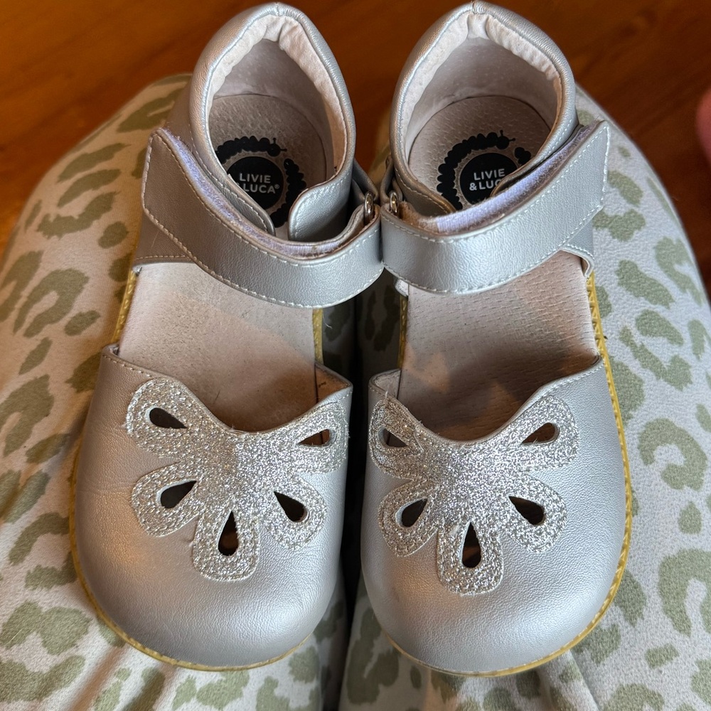 Livie and Luca size 12